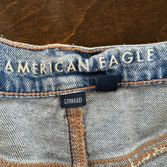 American Eagle Ripped Highwaisted Straight Jeans - Picture 4 of 5